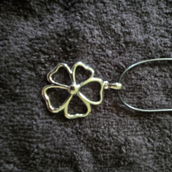 Lia Sophia Daisy Slide Silver-Tone Flower Pendant Black Cord Necklace Modern - Picture 3 of 10